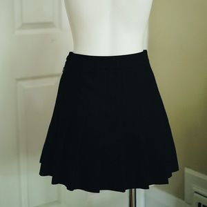 Aritzia Pleated Skirt! *BARELY WORN*
